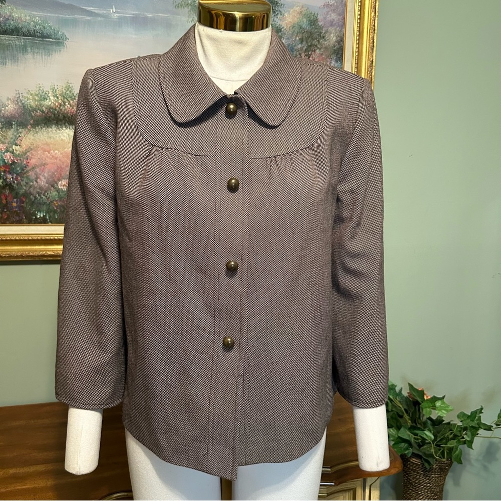 Tahari Arthur Levine Brown & Tan Baby Doll Collar 3/4 Sleeve Snap Front Blazer